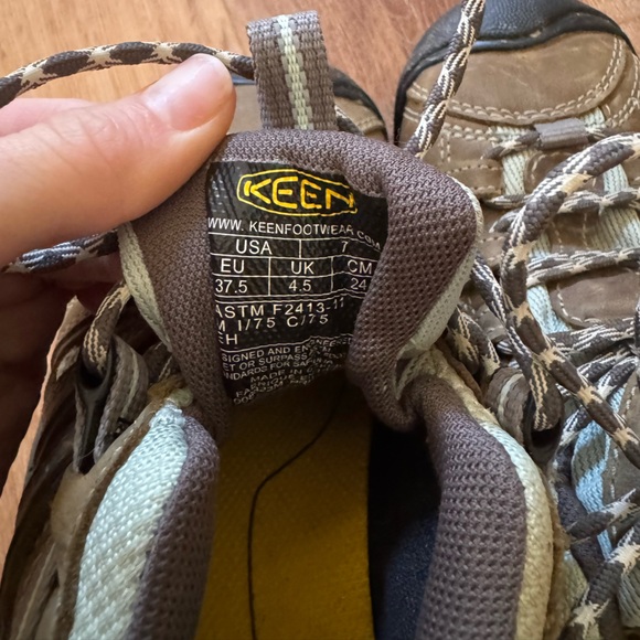 Keen boots - Picture 4 of 4